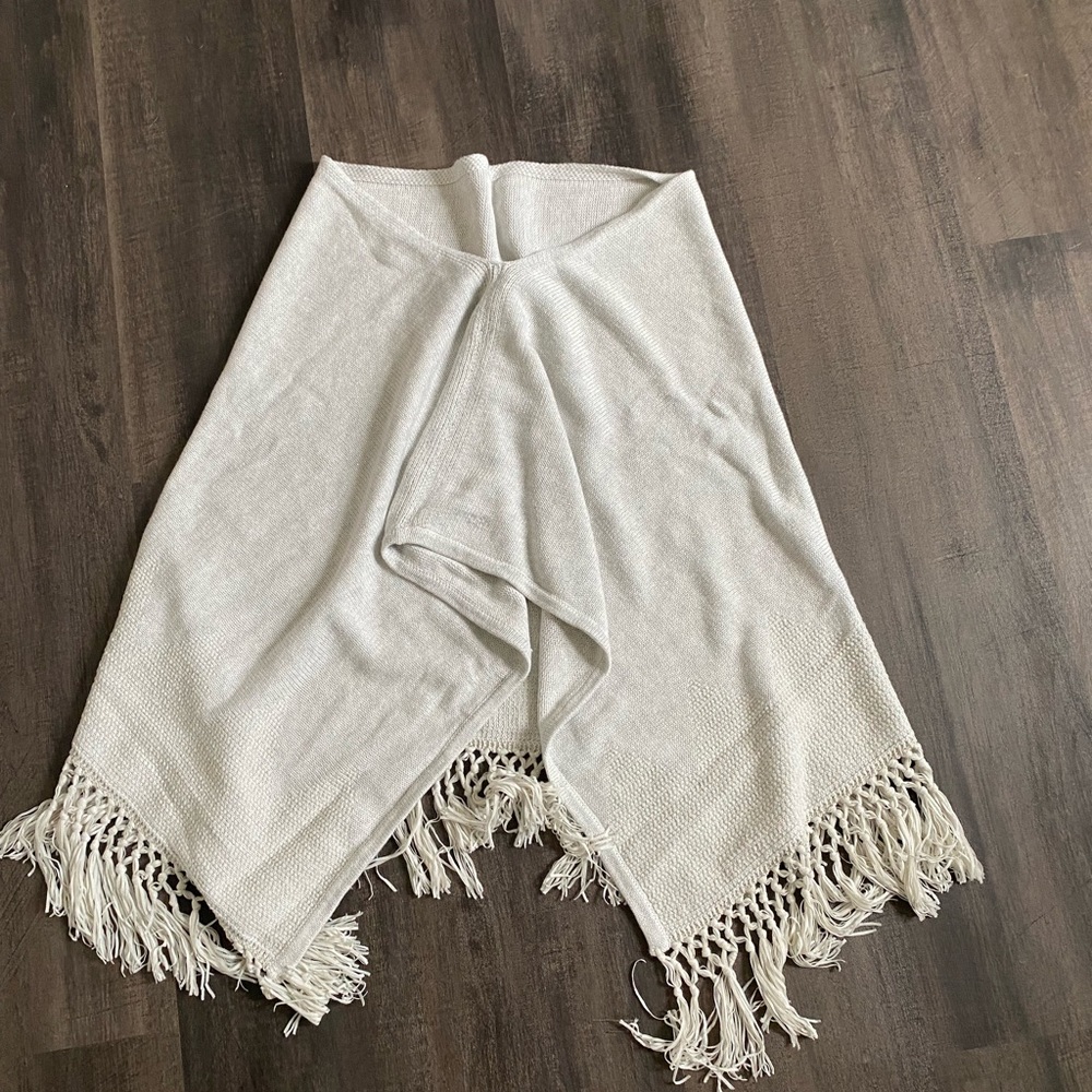 Lilly Pulitzer Poncho Sweater. Size OS